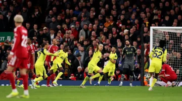 توتنهام يخطف نقطة ثمينة من ليفربول بهدف قاتل في الوقت بدل الضائع